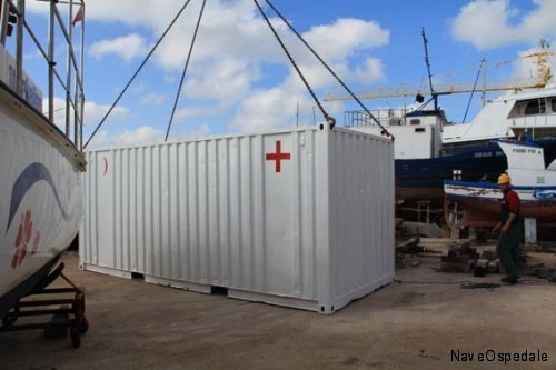 preparazione container per l\'imbarco